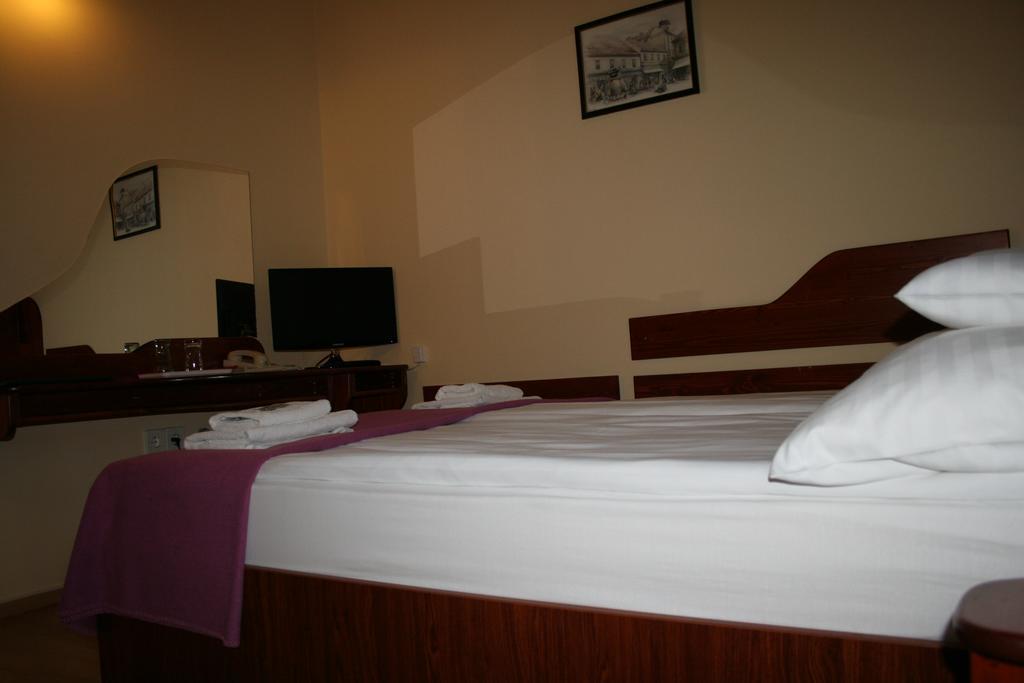 Szent Gyoergy Fogado Hotel Pecs Phòng bức ảnh