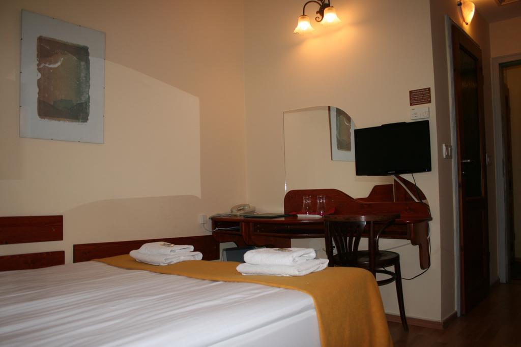 Szent Gyoergy Fogado Hotel Pecs Ngoại thất bức ảnh